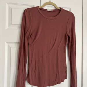 TALULAH Long Sleeve Crewneck Top in Mauve Pink